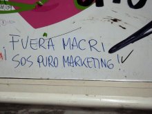 ¡Fuera Macri sos puro marketing!