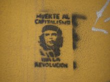 Muerte al capitalismo. Viva la revolución.