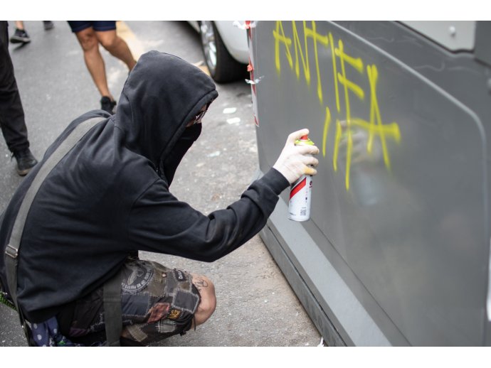 Graffiti antifacista