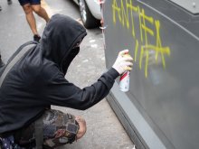 Graffiti antifacista