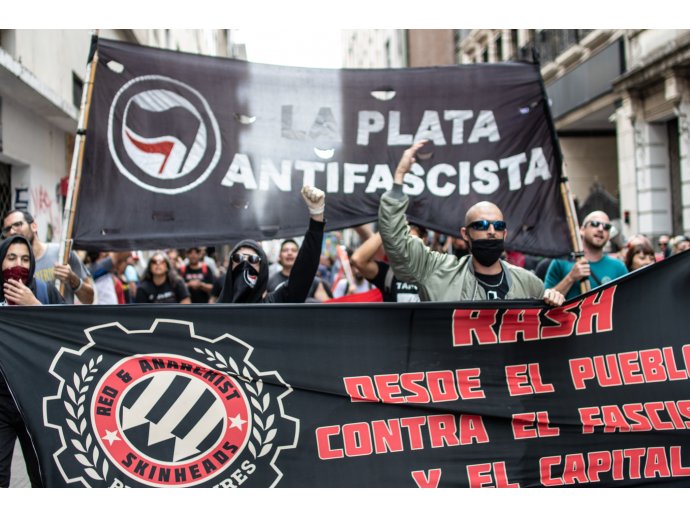 Acción antifacista buenos aires argentina /rash red anarchisns skinhead 